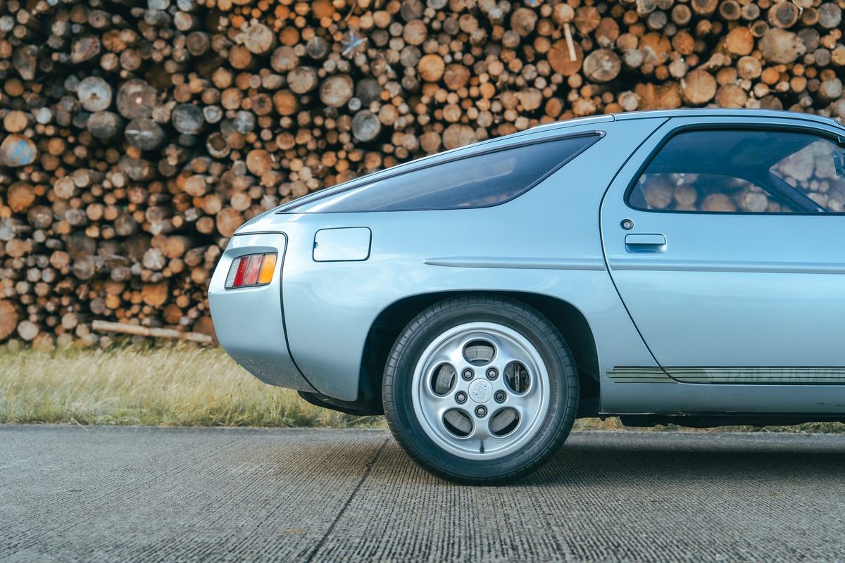 Porsche 928 — foto 21 van 33