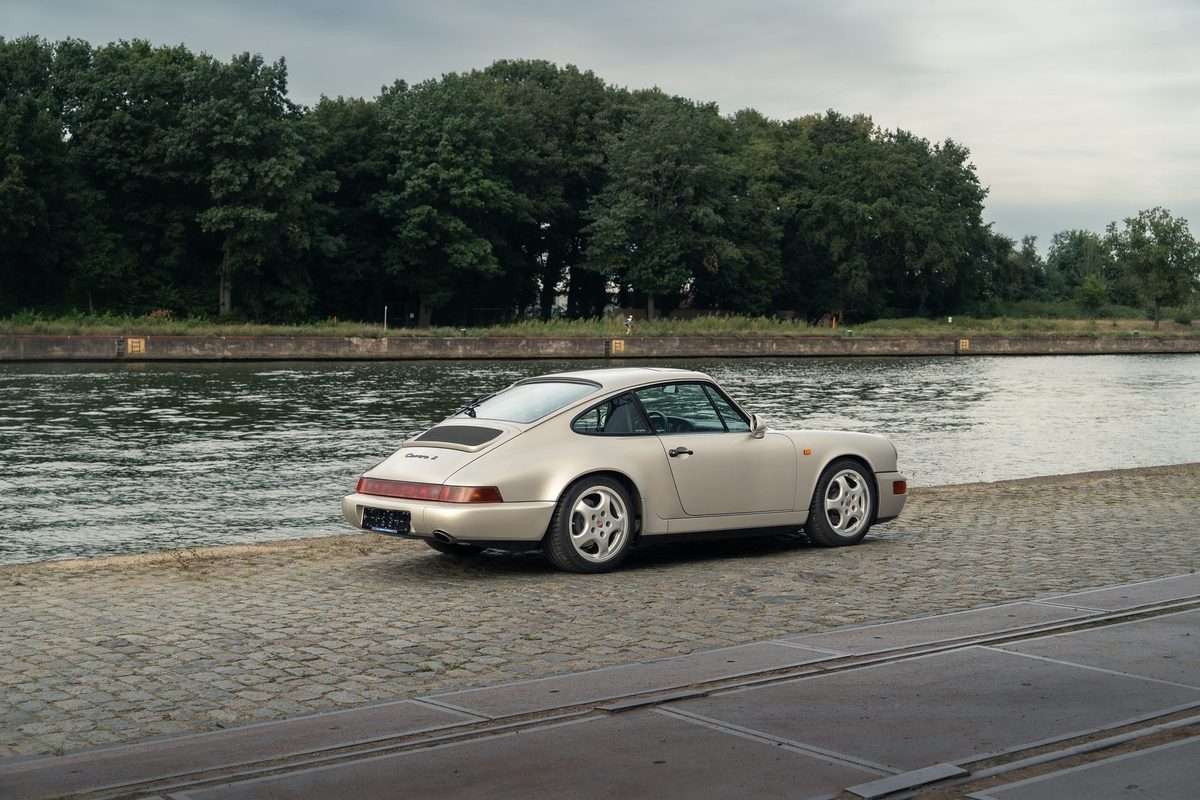 Porsche 964 Carrera 2 — foto 22 van 31